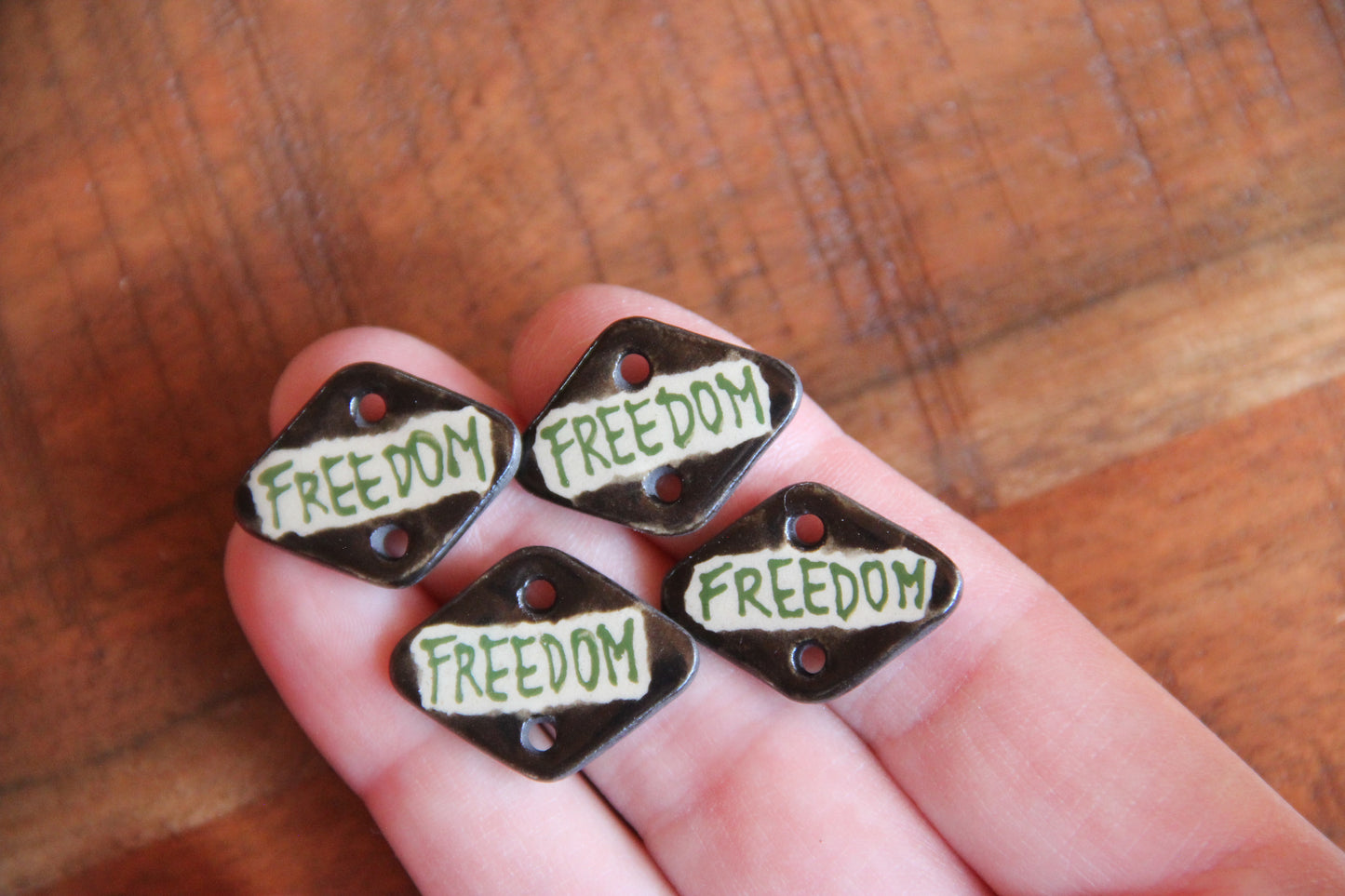 FREEDOM - a pair of ceramic CONNECTORS