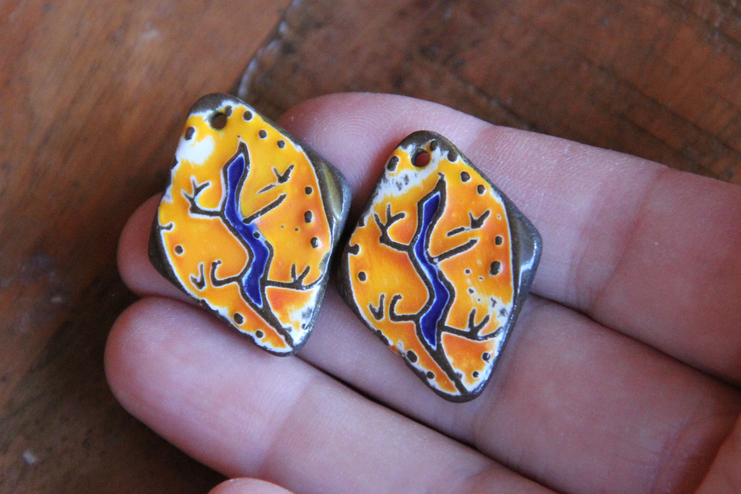 LIZARDS - A pair of ceramic earring dangles