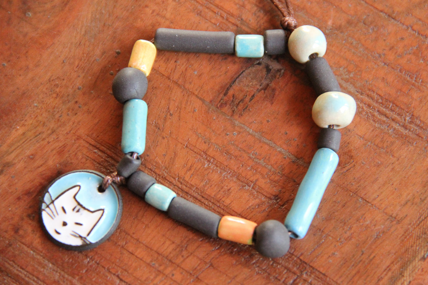 Bracelet set with a kitty charm