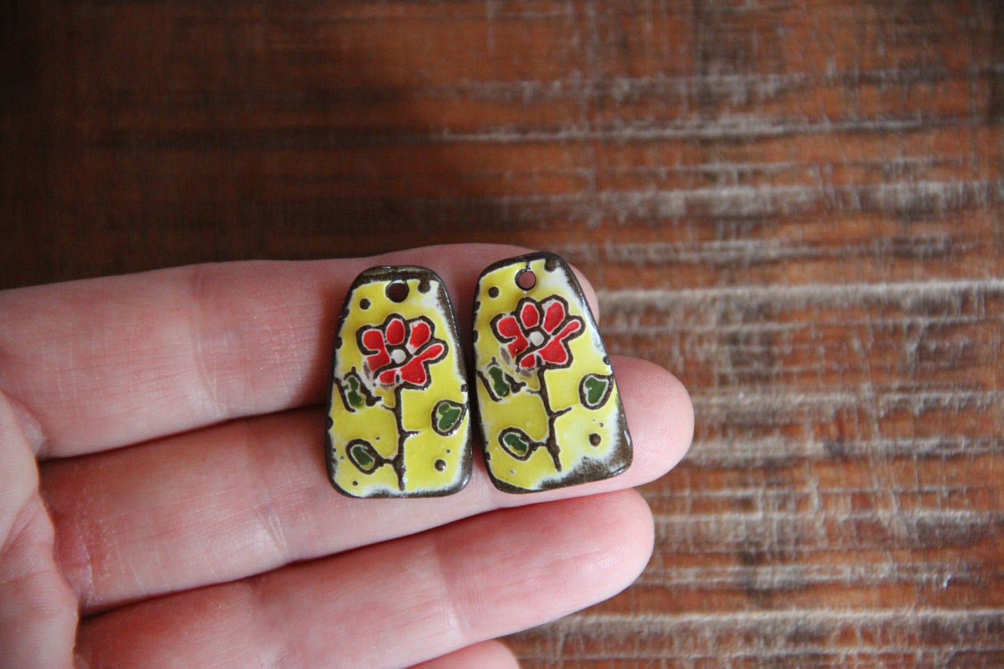 A pair of FLOWER ceramic earring dangles