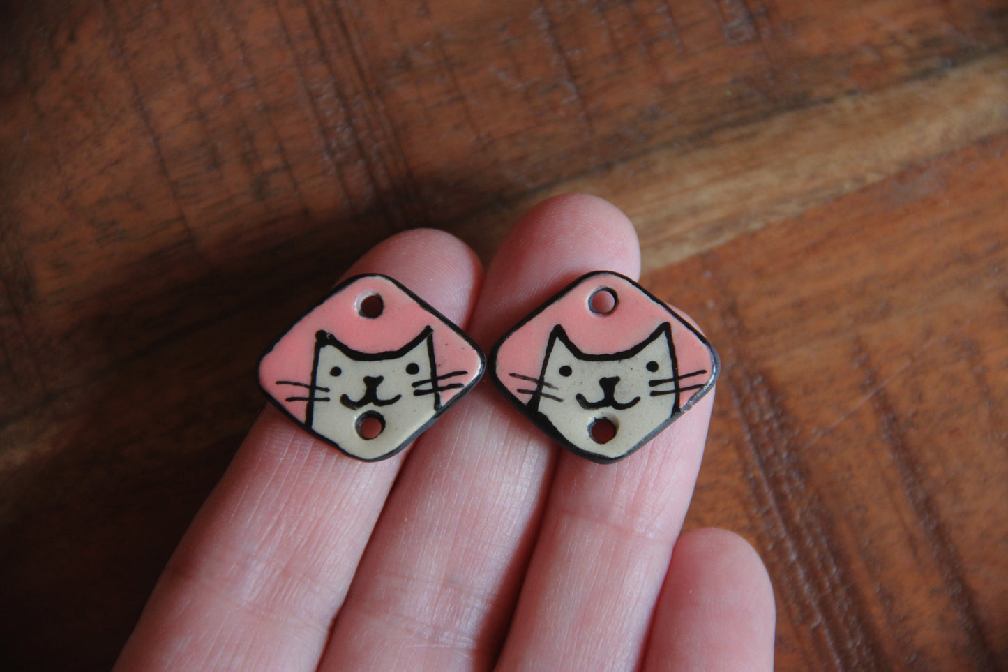 KITTY - a pair of ceramic CONNECTORS