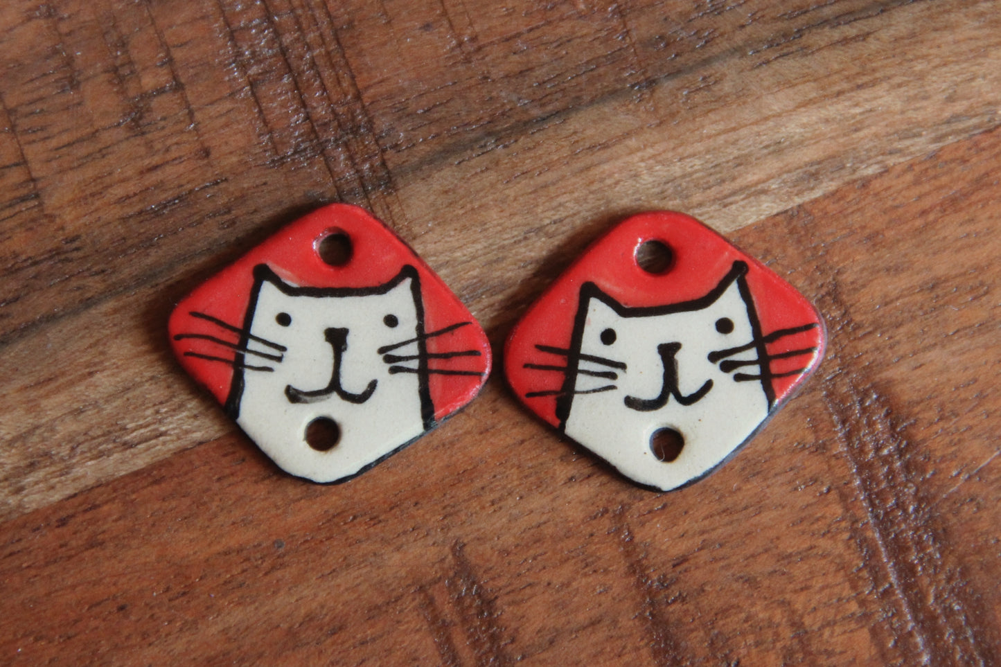 KITTY - a pair of ceramic CONNECTORS
