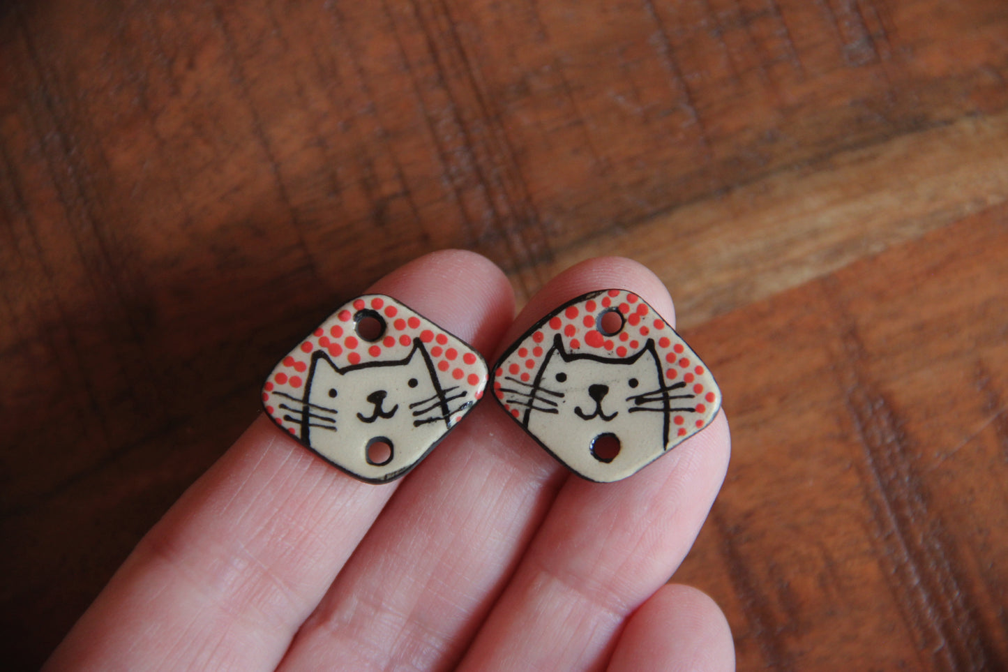 KITTY - a pair of ceramic CONNECTORS