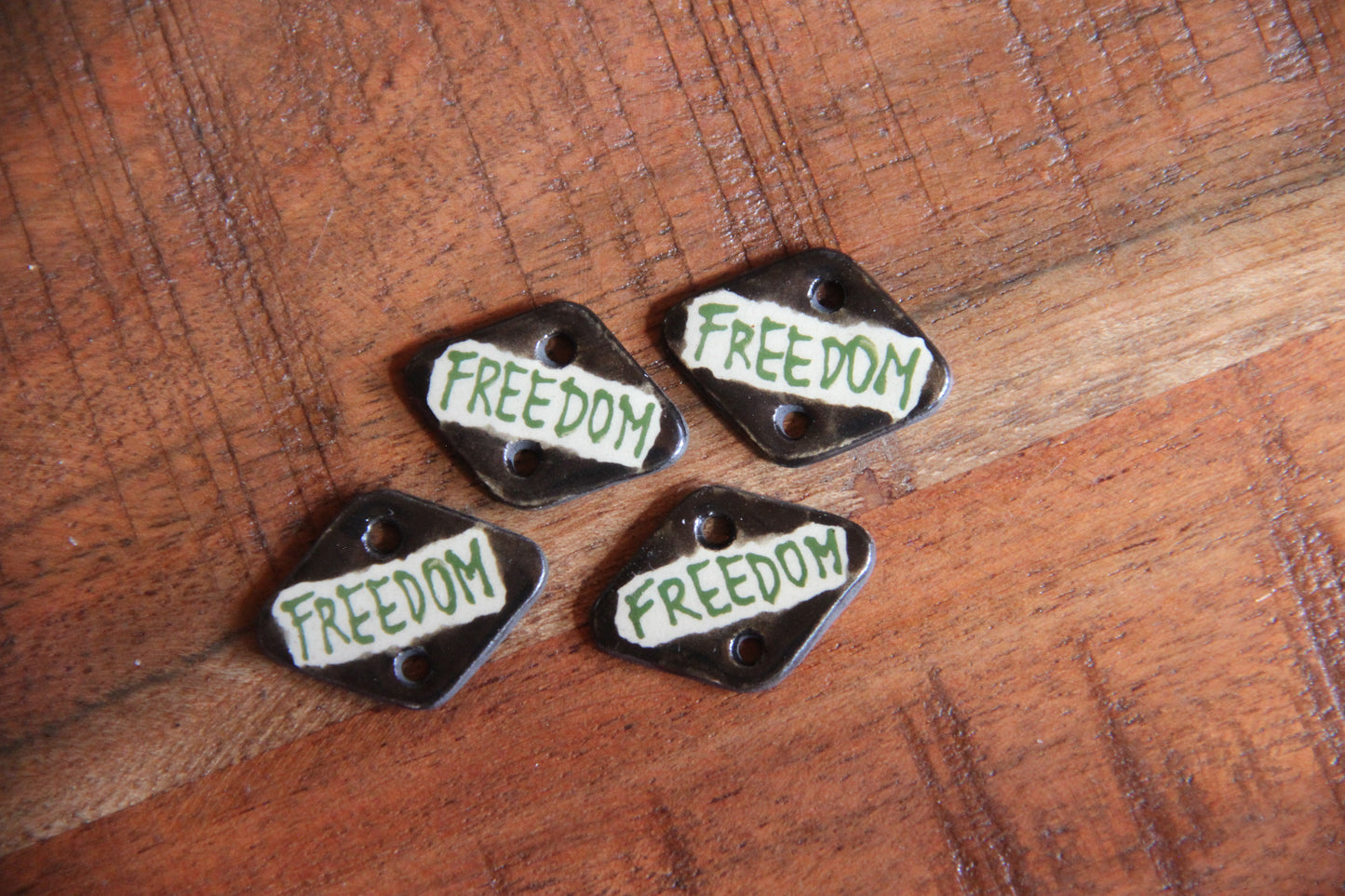 FREEDOM - a pair of ceramic CONNECTORS