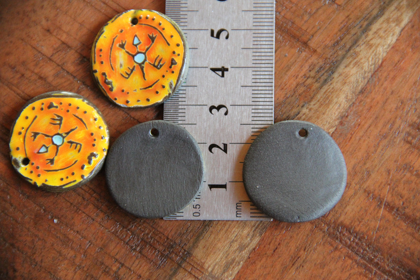 LIZARDS - A pair of ceramic earring dangles