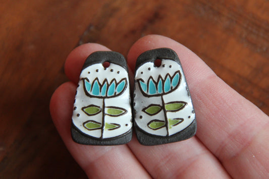 A pair of FLOWER ceramic earring dangles