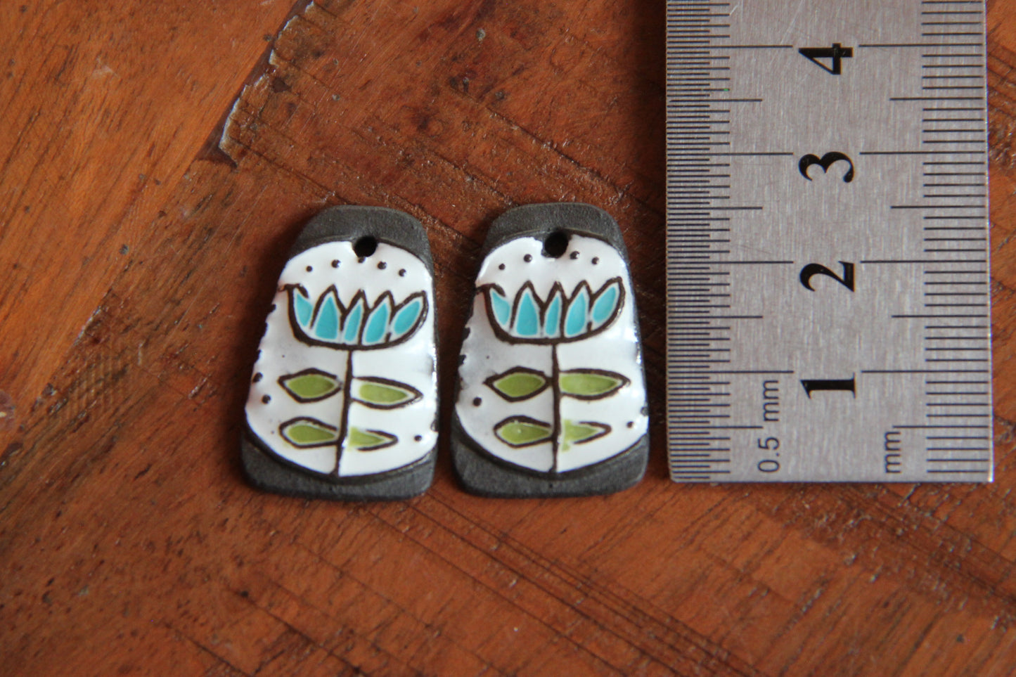 A pair of FLOWER ceramic earring dangles