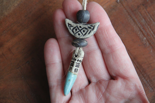 Small pendant set with beads