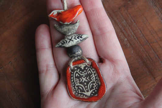 Wolf small pendant set with beads