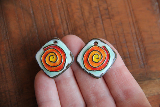 A pair of SPIRAL ceramic earring dangles