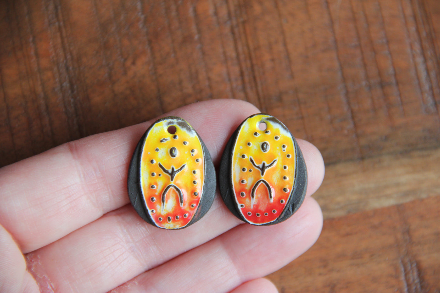 Little happy people - A pair of ceramic earring dangles