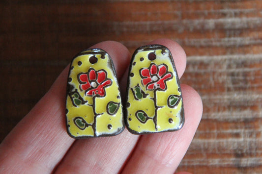 A pair of FLOWER ceramic earring dangles