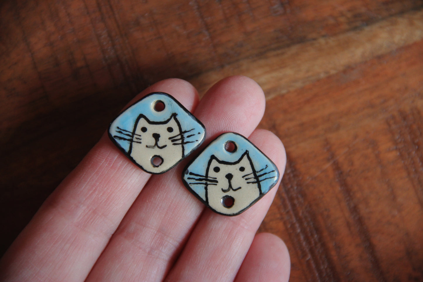 KITTY - a pair of ceramic CONNECTORS