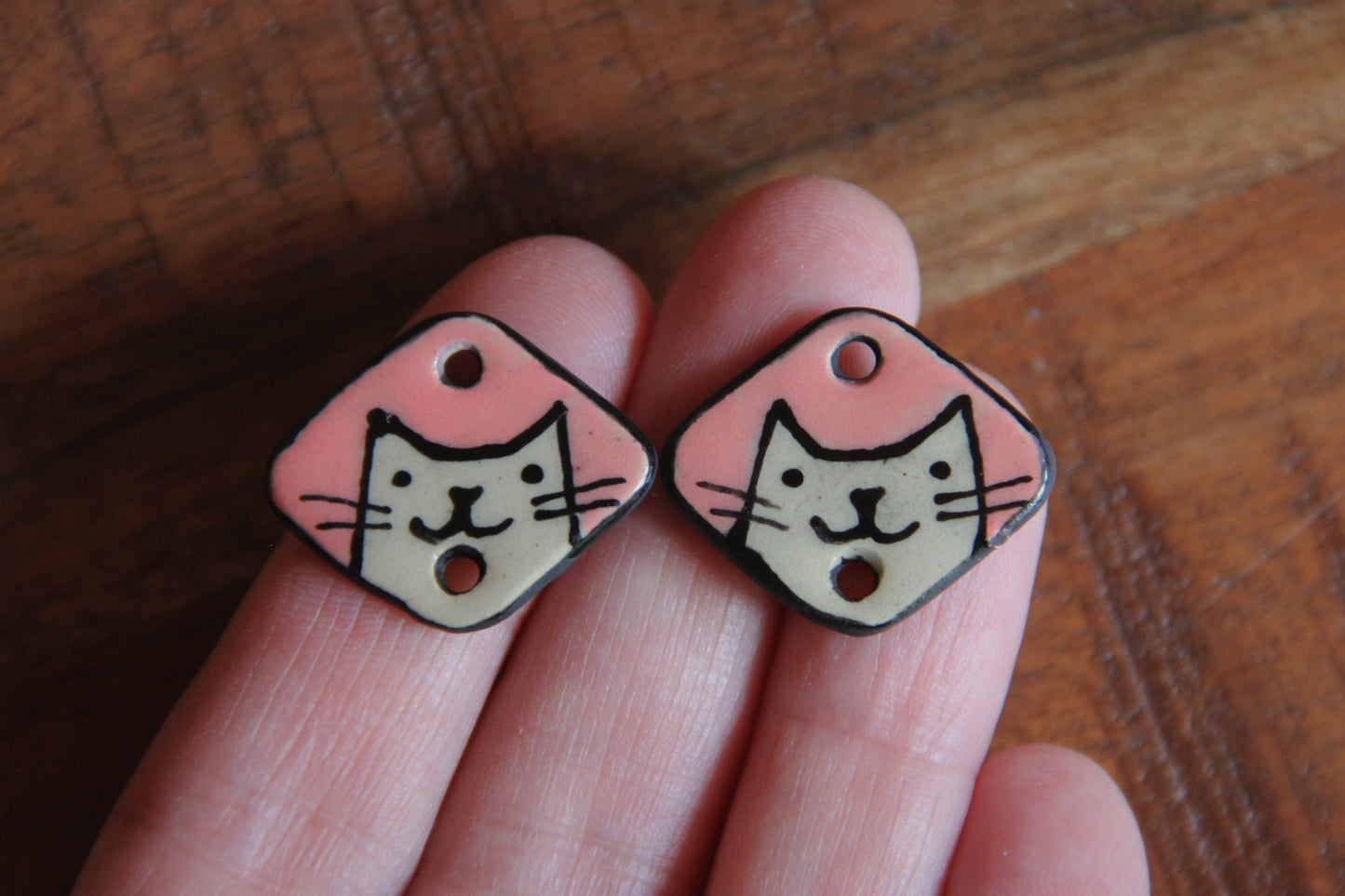 KITTY - a pair of ceramic CONNECTORS