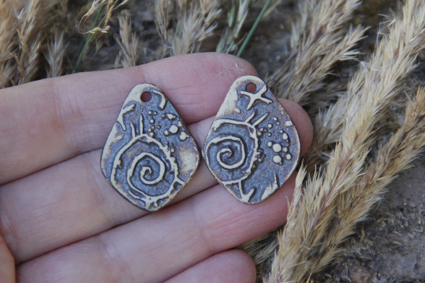 AU NATUREL - A pair of rustic natural ceramic earring dangles