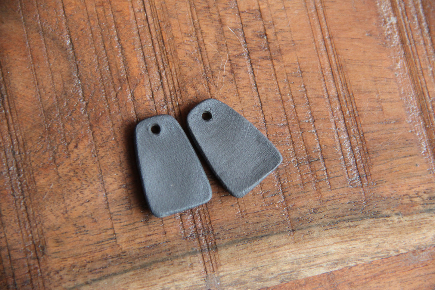 A pair of TULIPS ceramic earring dangles